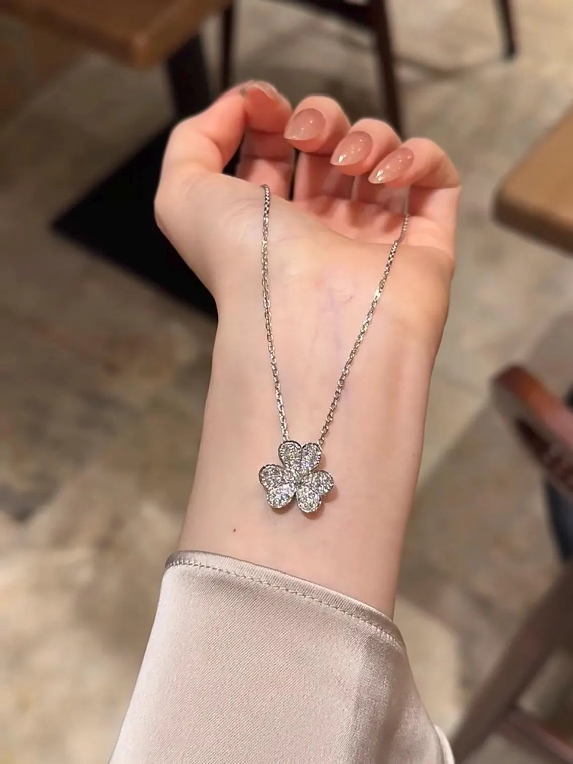 Frivole Small Necklace