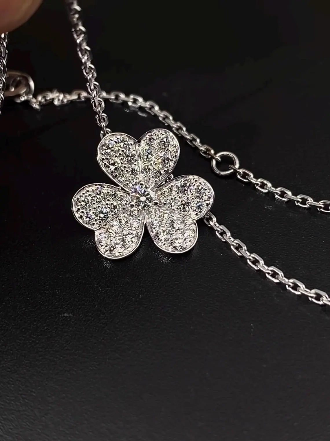 Frivole Small Necklace