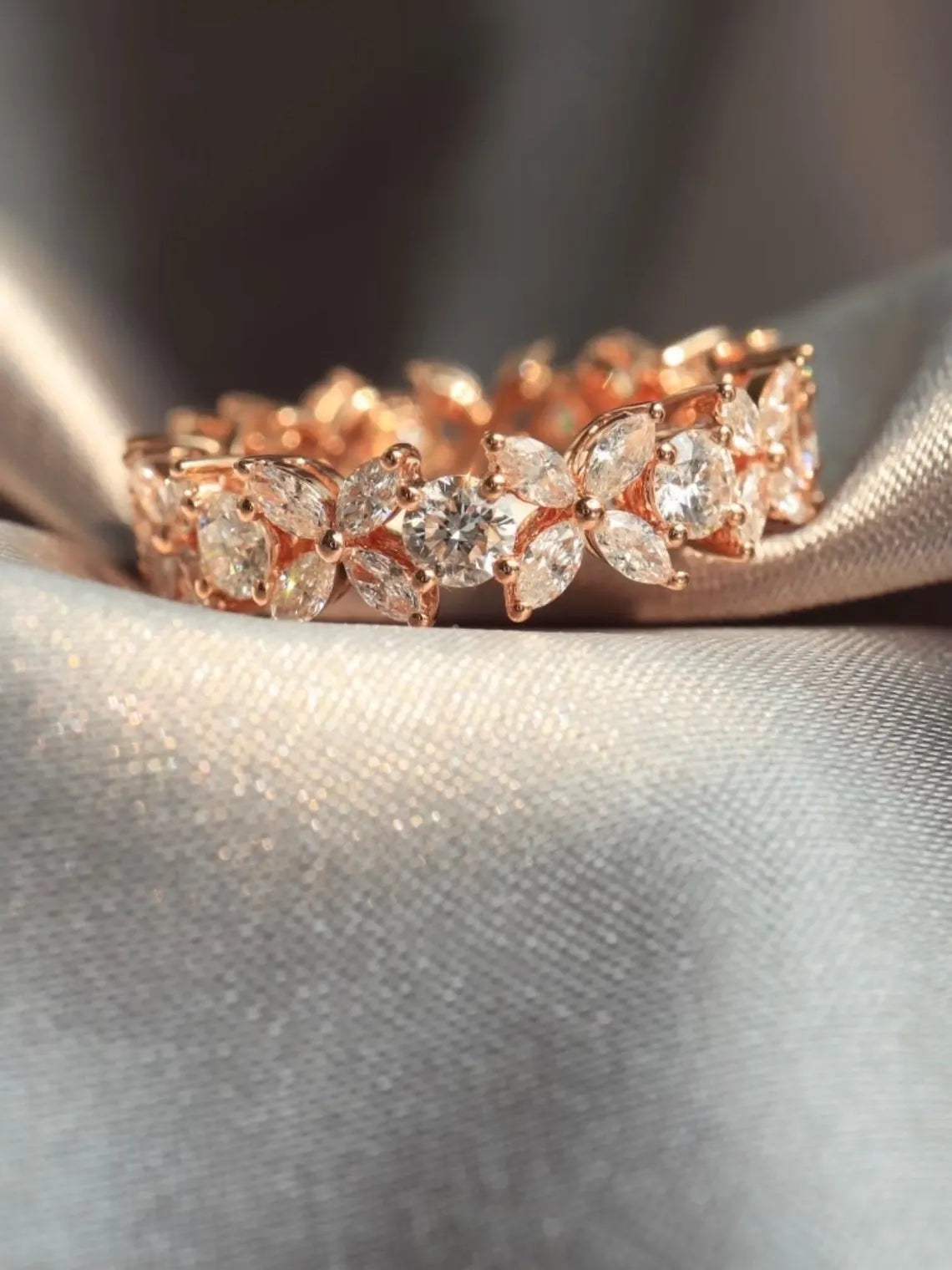 Victoria alternating ring